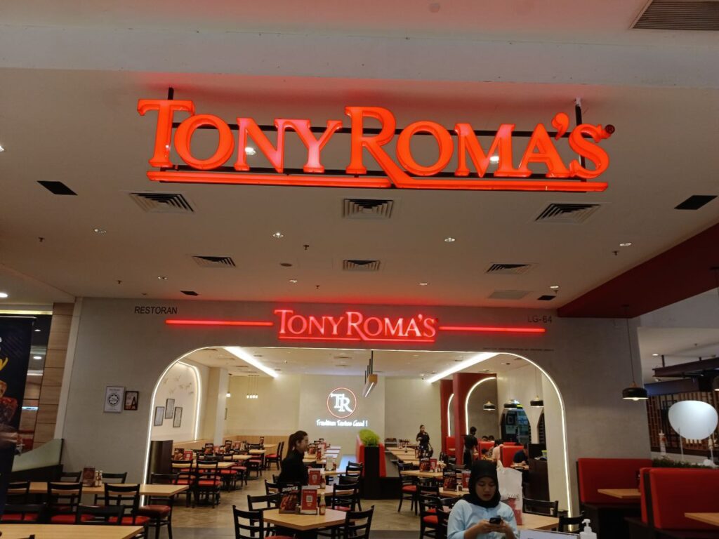 Tony-romas-kl